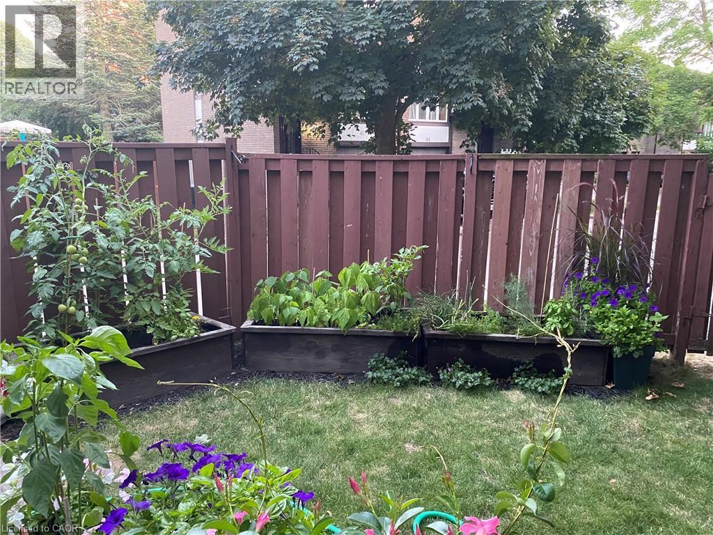 46 Cedarwoods Crescent Unit# 27, Kitchener, Ontario  N2C 2L7 - Photo 25 - 40820820