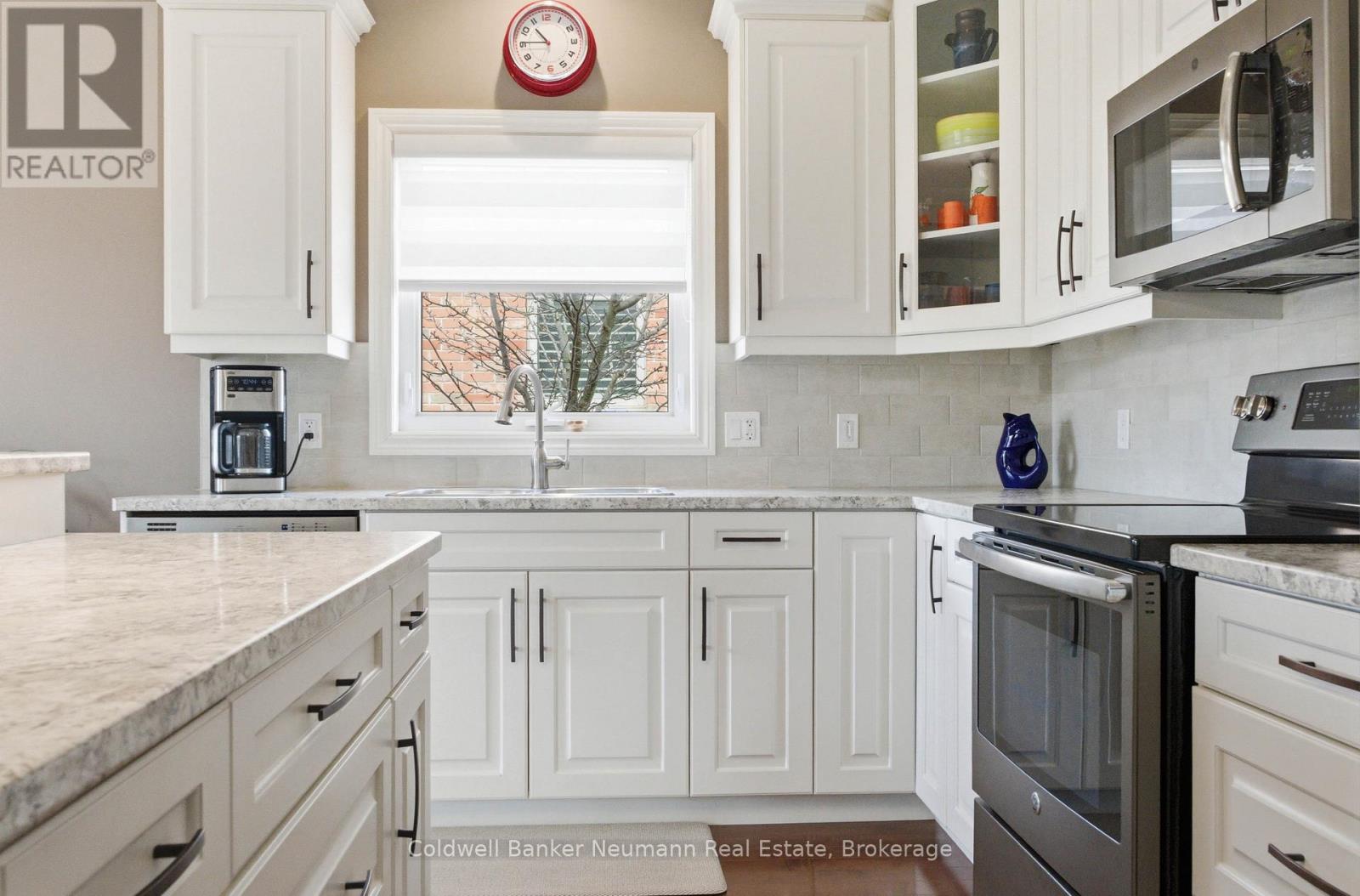 12 Brown Street S, Minto, Ontario  N0G 1M0 - Photo 17 - X12918044