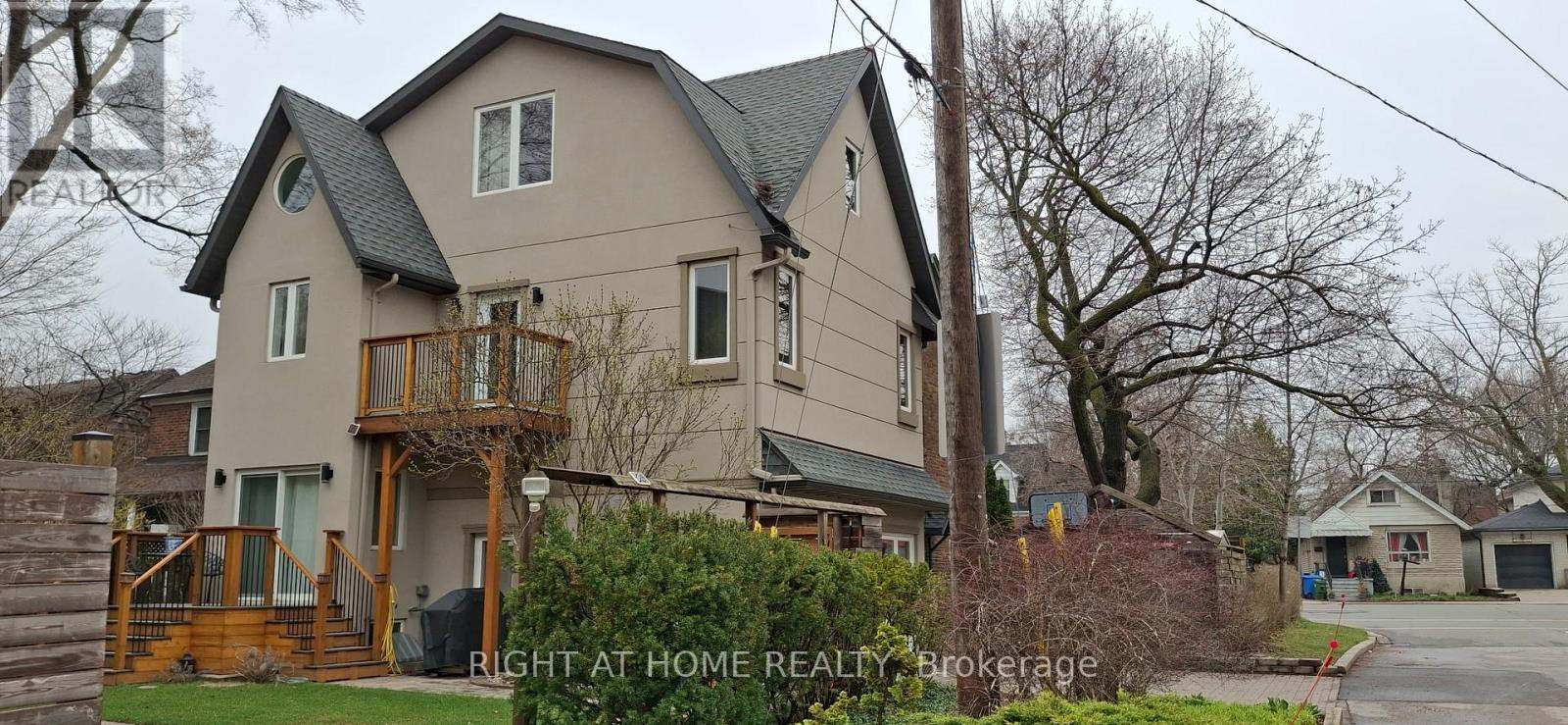 107 OTTER CRESCENT, Toronto, Ontario