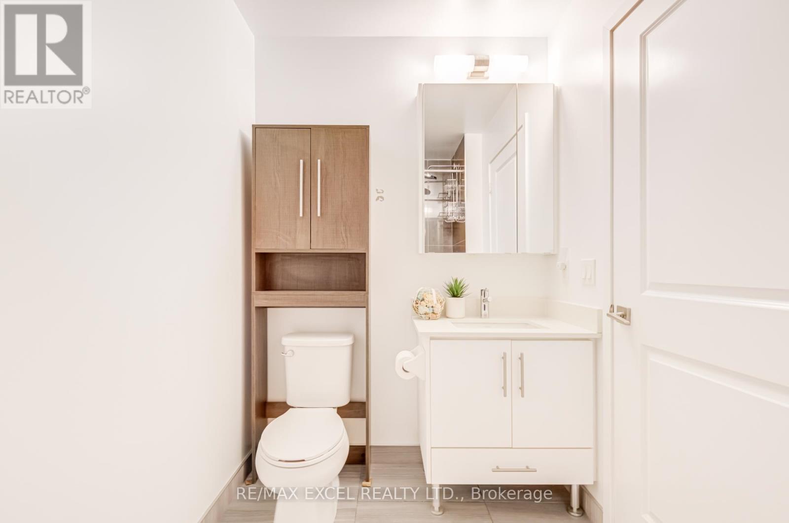 1006 - 85 Oneida Crescent, Richmond Hill, Ontario  L4B 0H4 - Photo 11 - N12905374