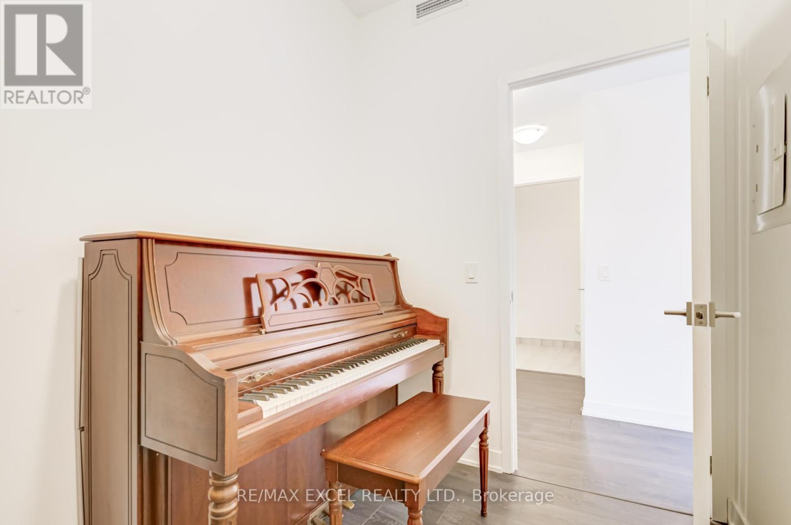 1006 - 85 Oneida Crescent, Richmond Hill, Ontario  L4B 0H4 - Photo 15 - N12905374