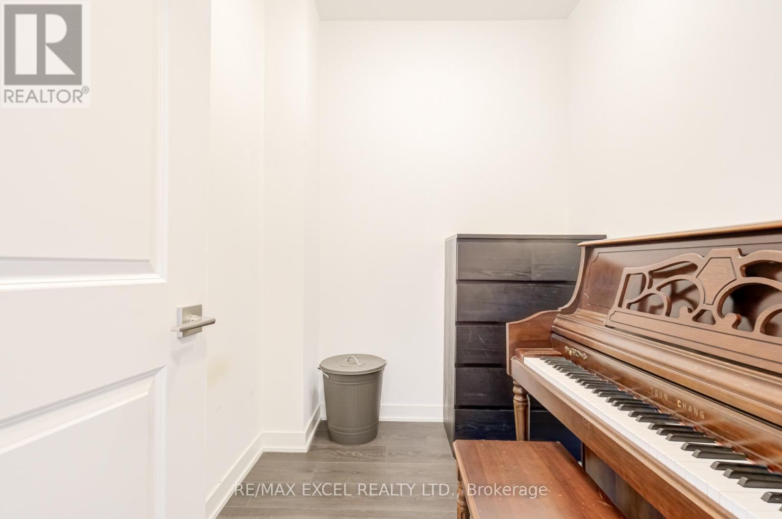 1006 - 85 Oneida Crescent, Richmond Hill, Ontario  L4B 0H4 - Photo 13 - N12905374