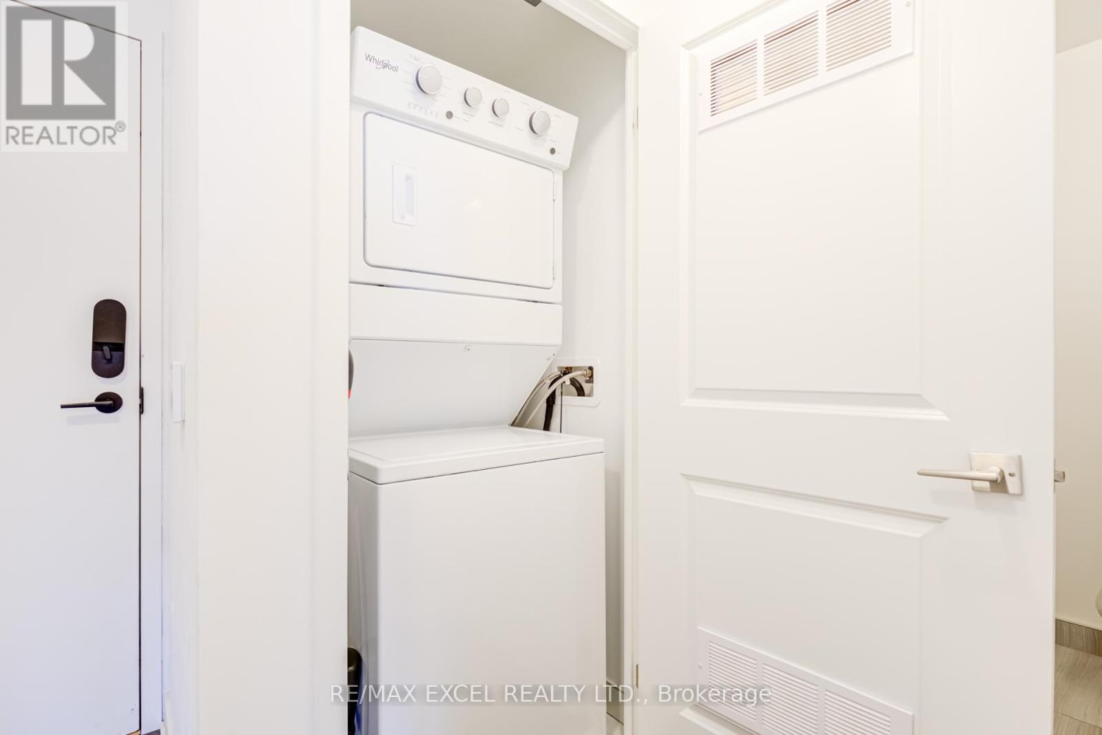 1006 - 85 Oneida Crescent, Richmond Hill, Ontario  L4B 0H4 - Photo 9 - N12905374