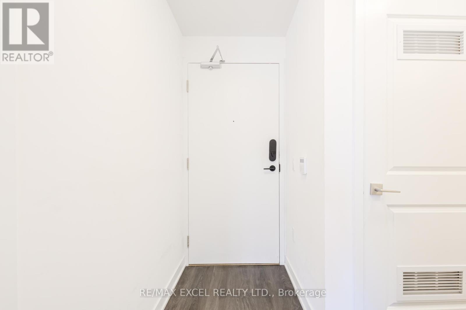 1006 - 85 Oneida Crescent, Richmond Hill, Ontario  L4B 0H4 - Photo 7 - N12905374