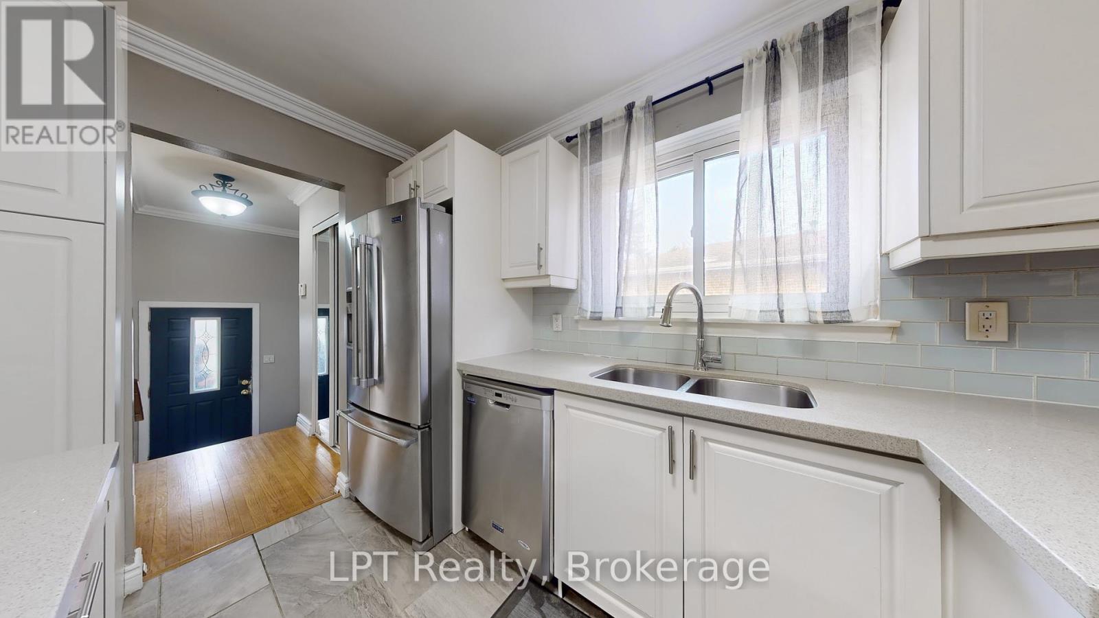 23 Gorsey Square, Toronto, Ontario  M1B 1A6 - Photo 2 - E13002056