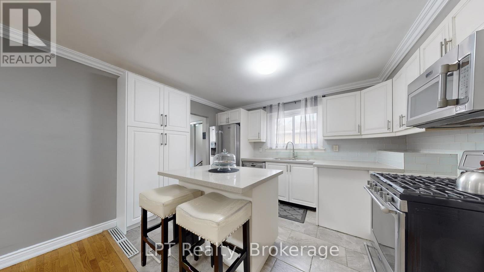 23 Gorsey Square, Toronto, Ontario  M1B 1A6 - Photo 3 - E13002056