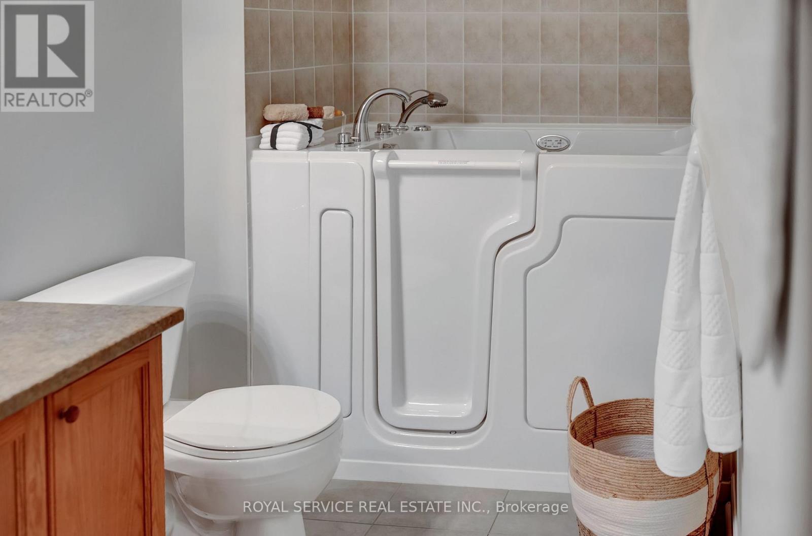 5 - 350 Lakebreeze Drive, Clarington, Ontario  L1B 0A2 - Photo 25 - E13002128