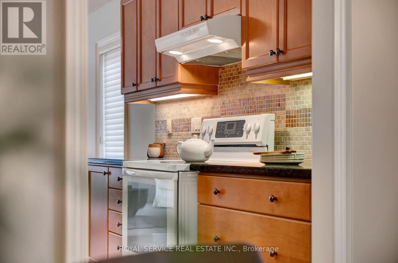 5 - 350 Lakebreeze Drive, Clarington, Ontario  L1B 0A2 - Photo 9 - E13002128