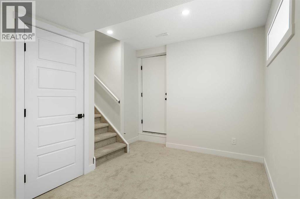 24 Hawkwood Crescent Nw, Calgary, Alberta  T3G 1X5 - Photo 34 - A2295538