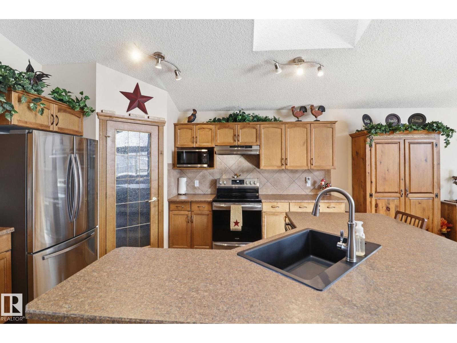 5 Richelieu Pl, Beaumont, Alberta  T4X 1S4 - Photo 8 - E4479668