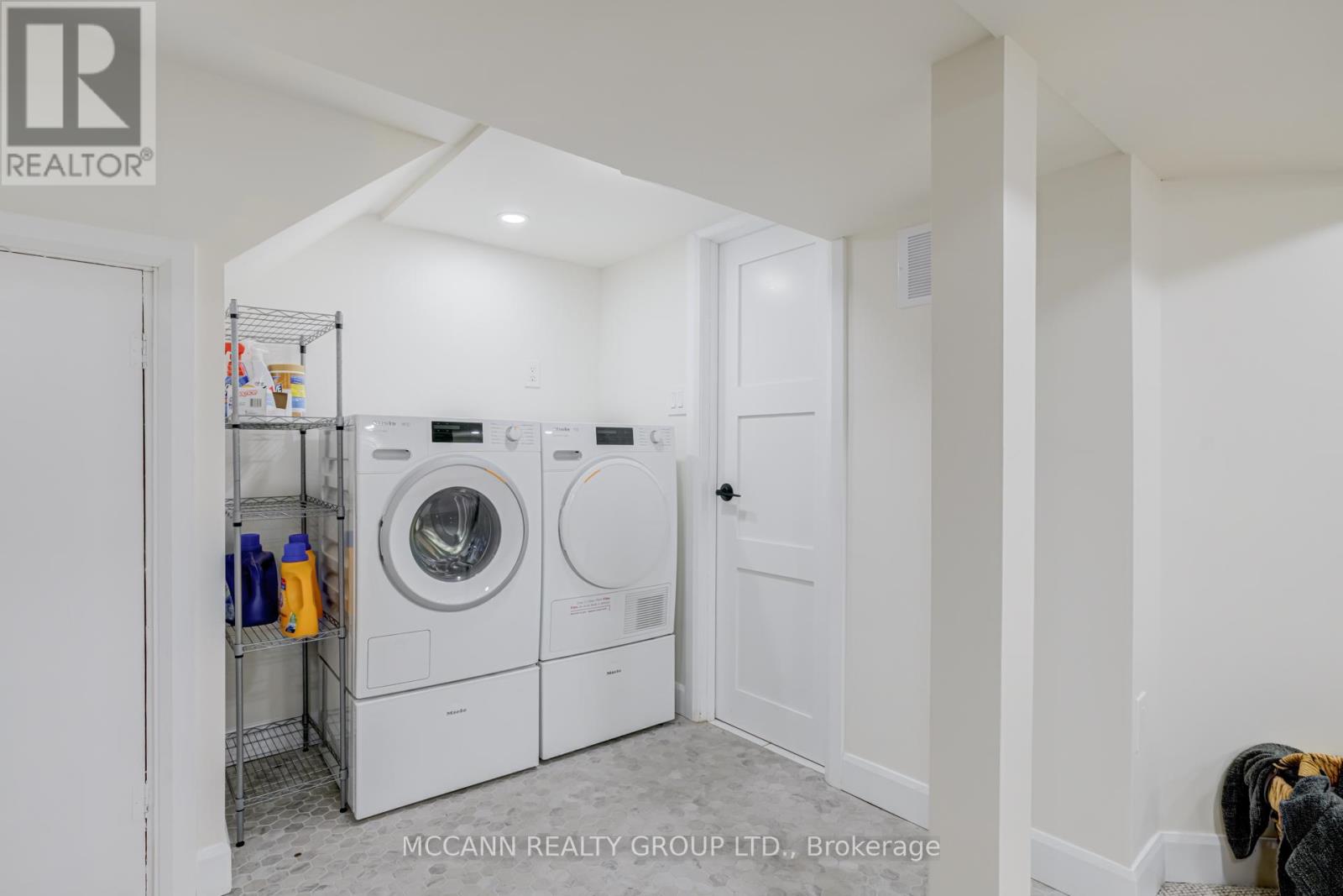 81 Wanless Crescent, Toronto, Ontario  M4N 3C2 - Photo 36 - C13002076