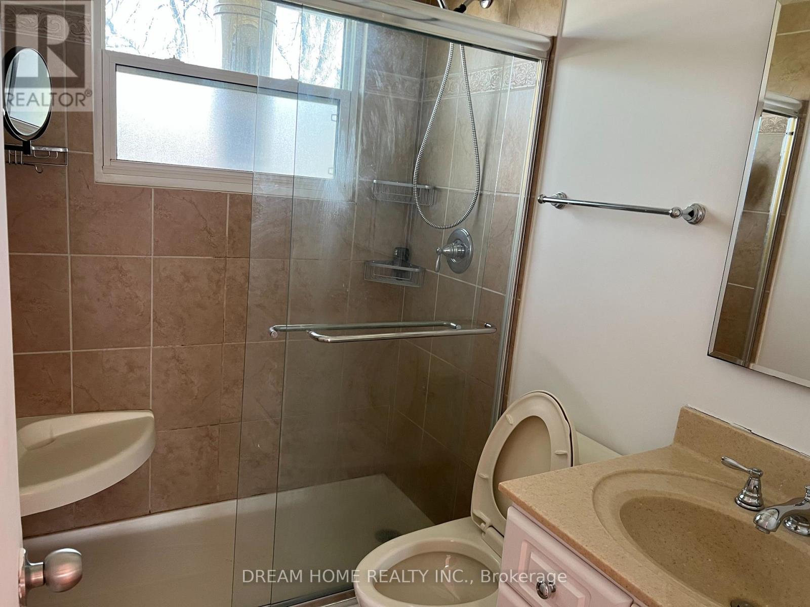 25 Tollerton Avenue, Toronto, Ontario  M2K 2H1 - Photo 4 - C13002164