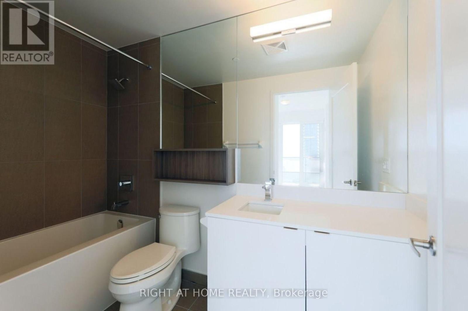 2408 - 70 Princess Street, Toronto, Ontario  M5A 0X6 - Photo 15 - C13002270