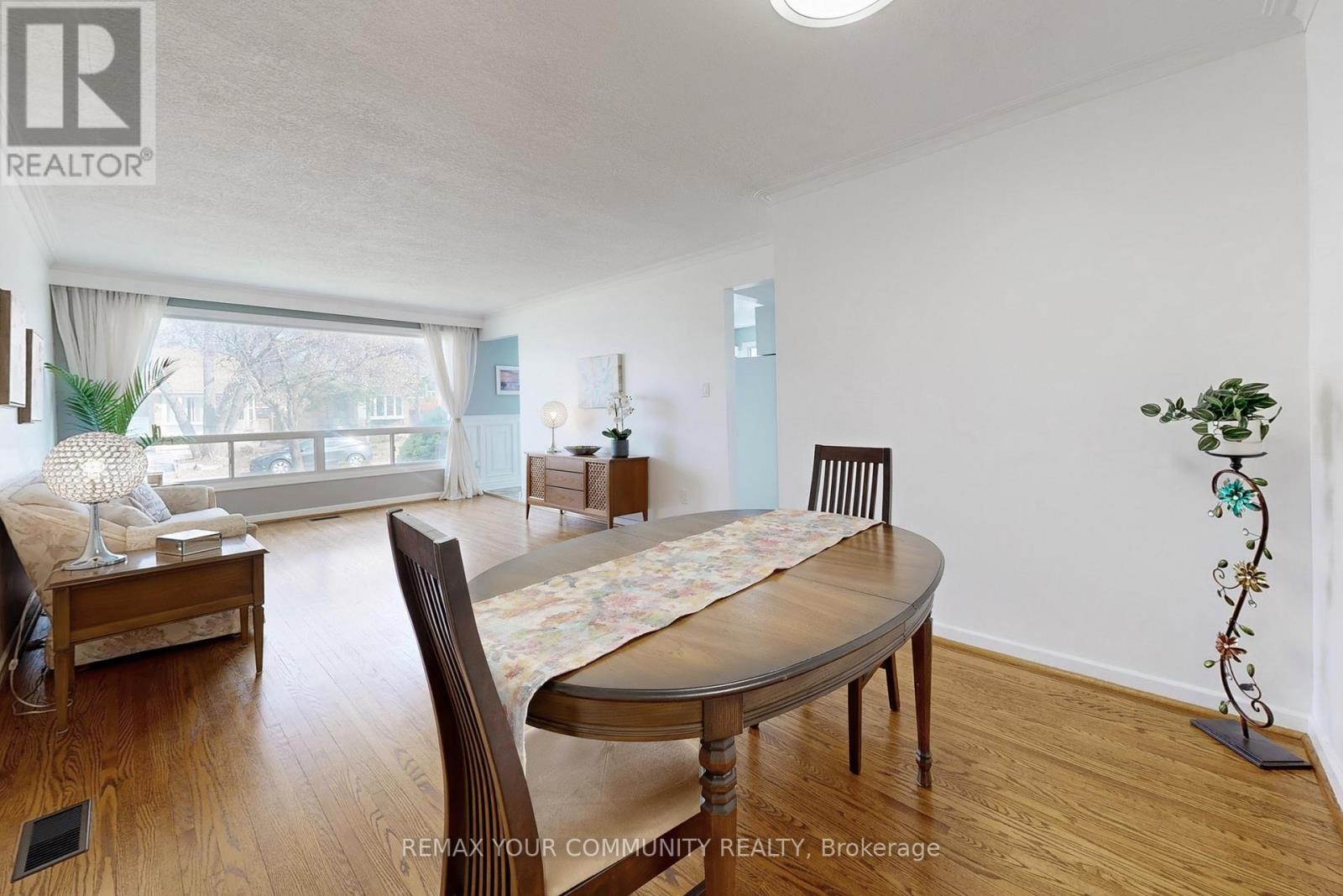 29 Pinemore Crescent, Toronto, Ontario  M3A 1W5 - Photo 16 - C13002326