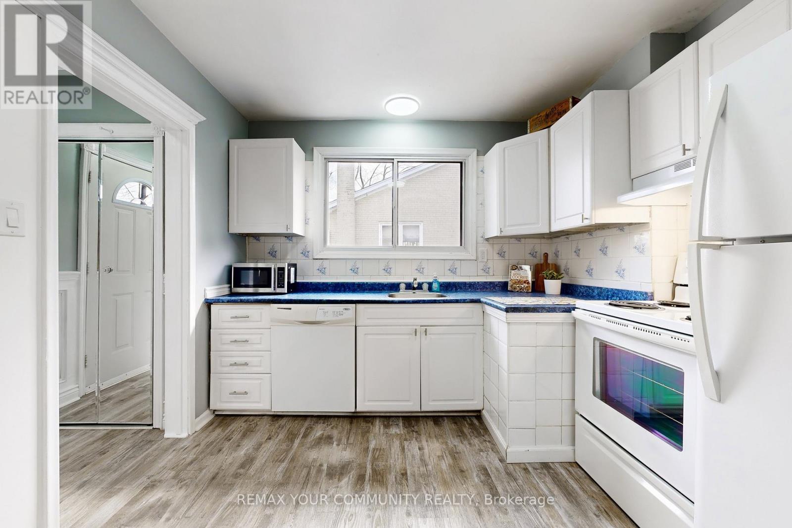 29 Pinemore Crescent, Toronto, Ontario  M3A 1W5 - Photo 17 - C13002326