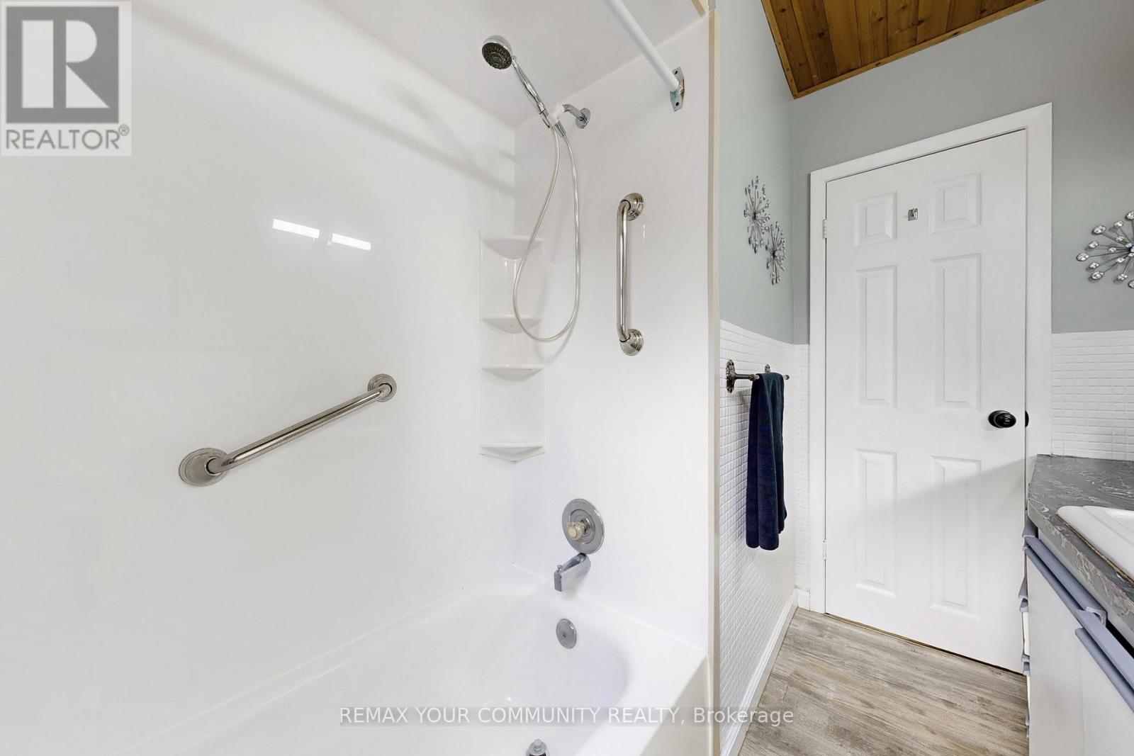 29 Pinemore Crescent, Toronto, Ontario  M3A 1W5 - Photo 36 - C13002326