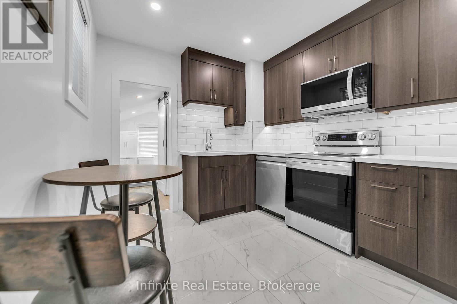 13 D'arcy Street, Toronto, Ontario  M5T 1J8 - Photo 11 - C13002330