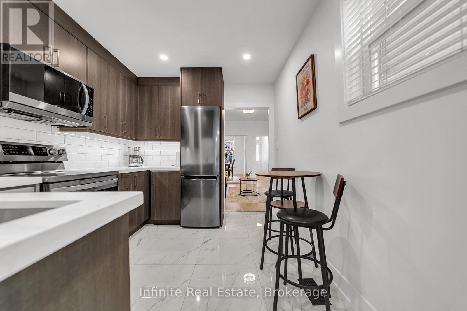 13 D'arcy Street, Toronto, Ontario  M5T 1J8 - Photo 13 - C13002330