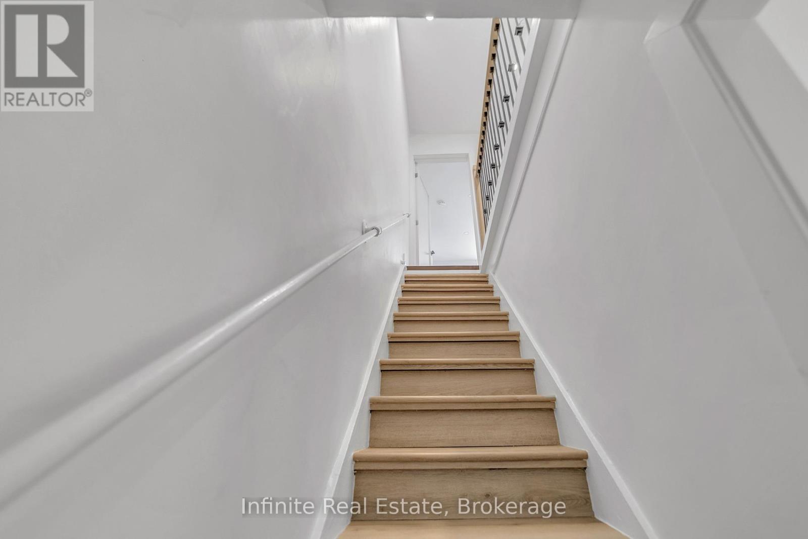 13 D'arcy Street, Toronto, Ontario  M5T 1J8 - Photo 18 - C13002330