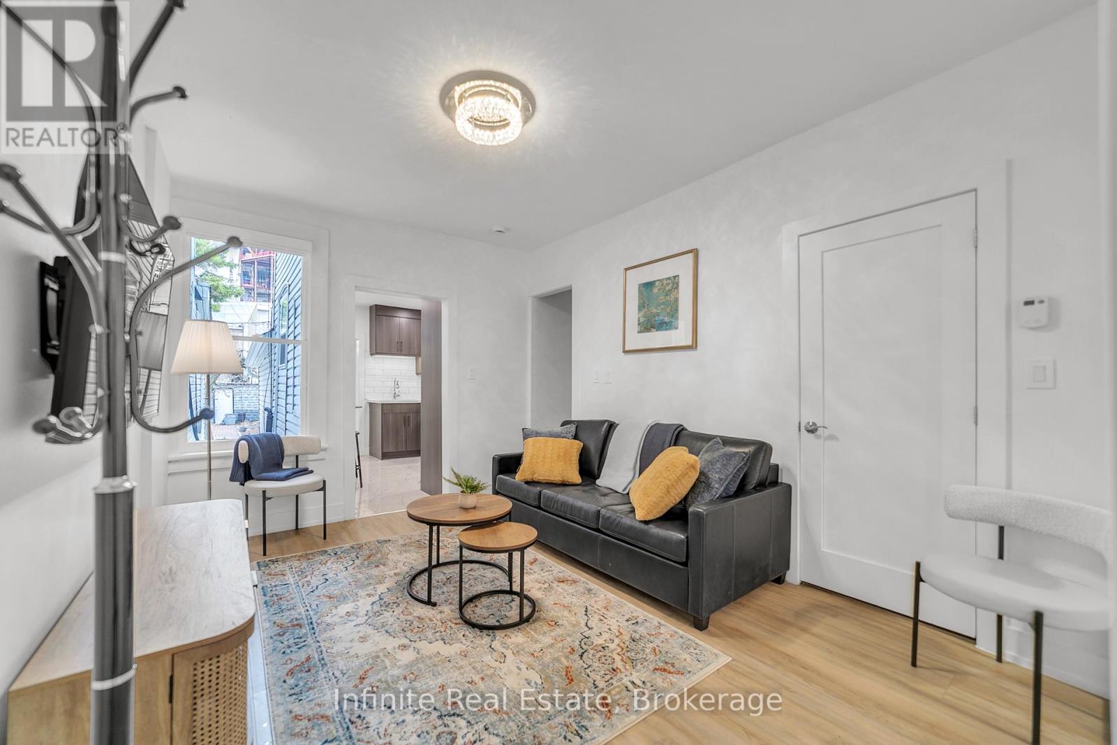 13 D'arcy Street, Toronto, Ontario  M5T 1J8 - Photo 2 - C13002330