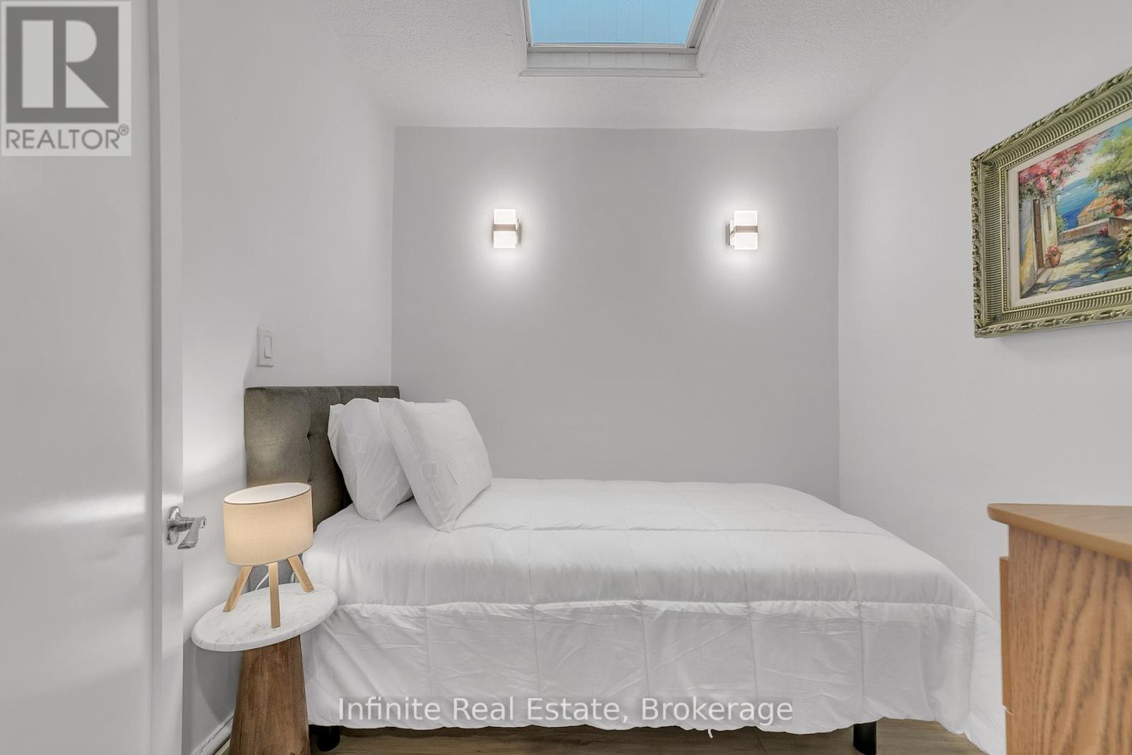 13 D'arcy Street, Toronto, Ontario  M5T 1J8 - Photo 20 - C13002330