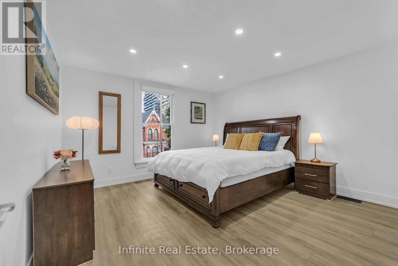 13 D'arcy Street, Toronto, Ontario  M5T 1J8 - Photo 23 - C13002330