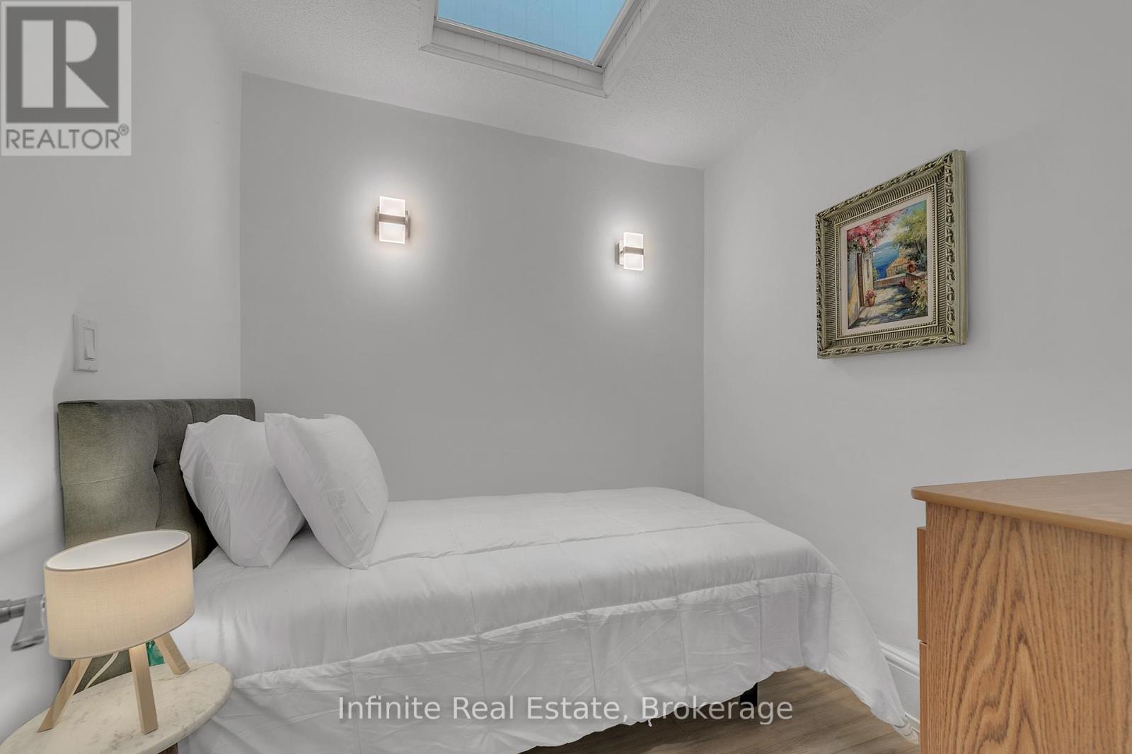 13 D'arcy Street, Toronto, Ontario  M5T 1J8 - Photo 24 - C13002330