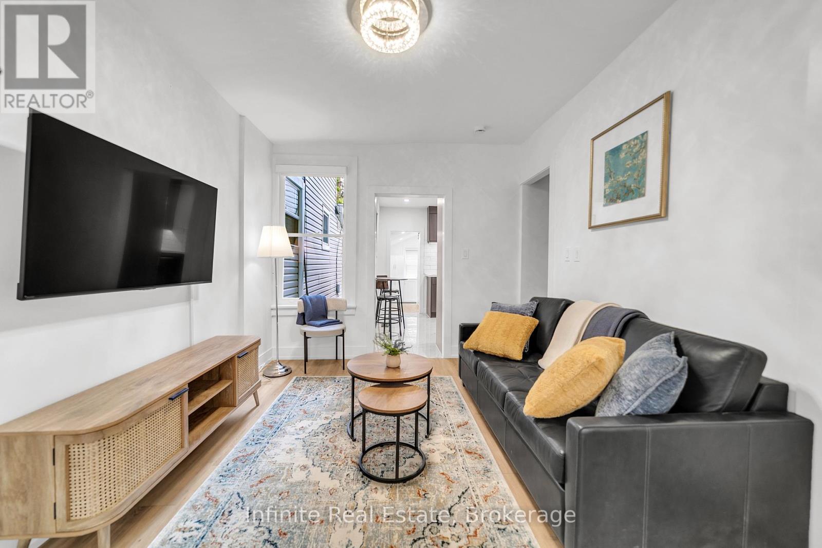 13 D'arcy Street, Toronto, Ontario  M5T 1J8 - Photo 3 - C13002330