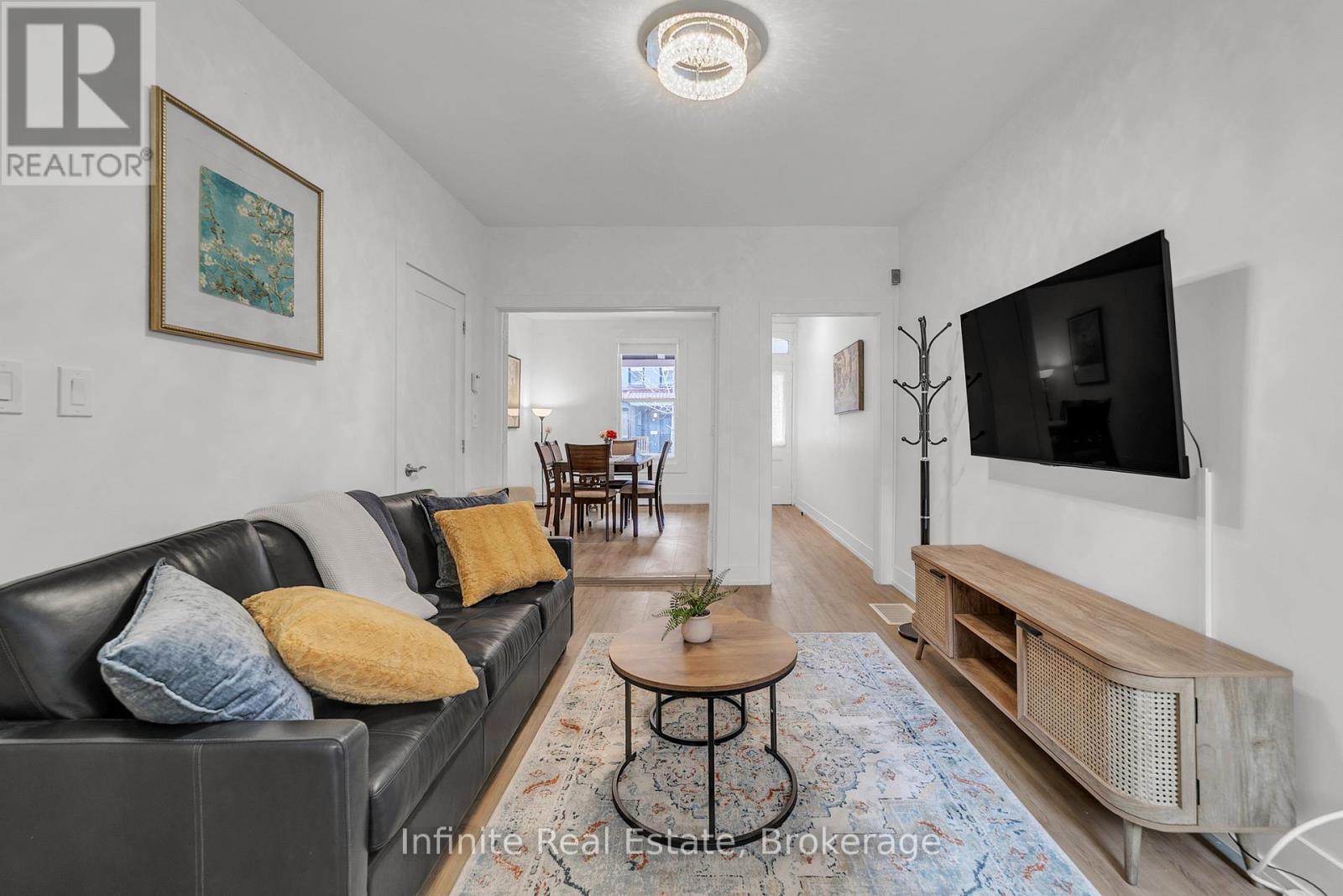 13 D'arcy Street, Toronto, Ontario  M5T 1J8 - Photo 5 - C13002330