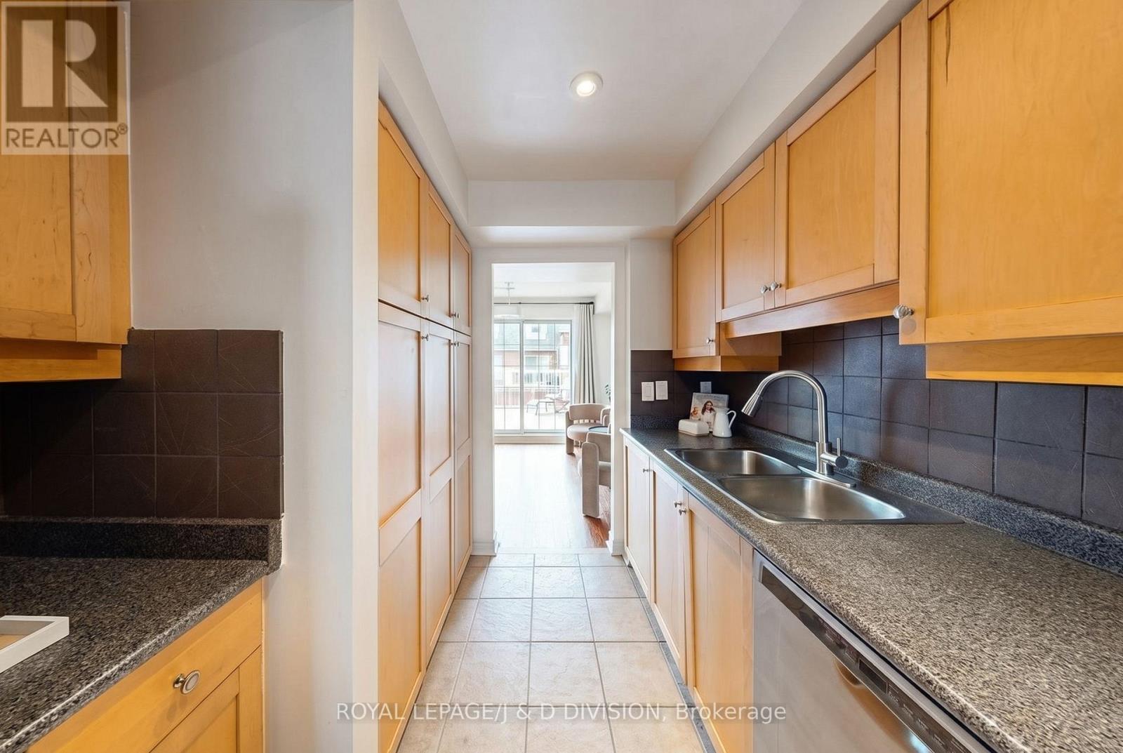 3 - 130 Strachan Avenue, Toronto, Ontario  M6J 3S9 - Photo 12 - C13002356