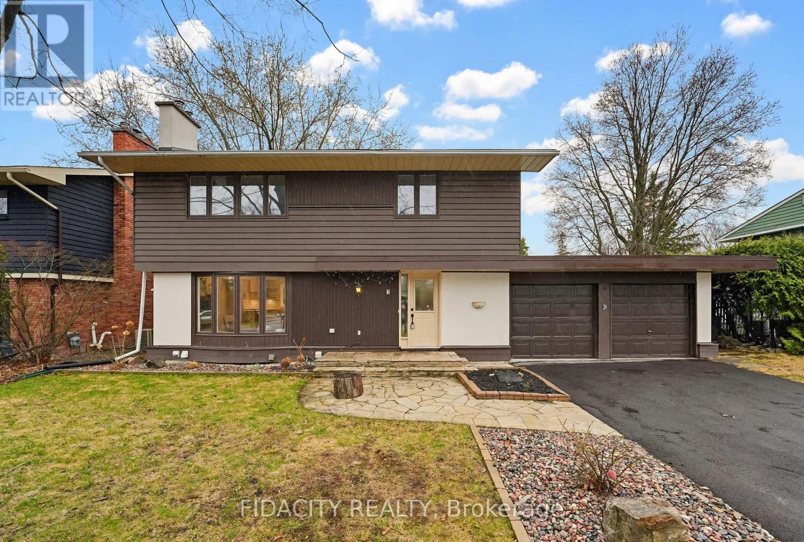 7 Gagnon Court, Ottawa, Ontario K2K 1A7 - Photo 2 - X13002110