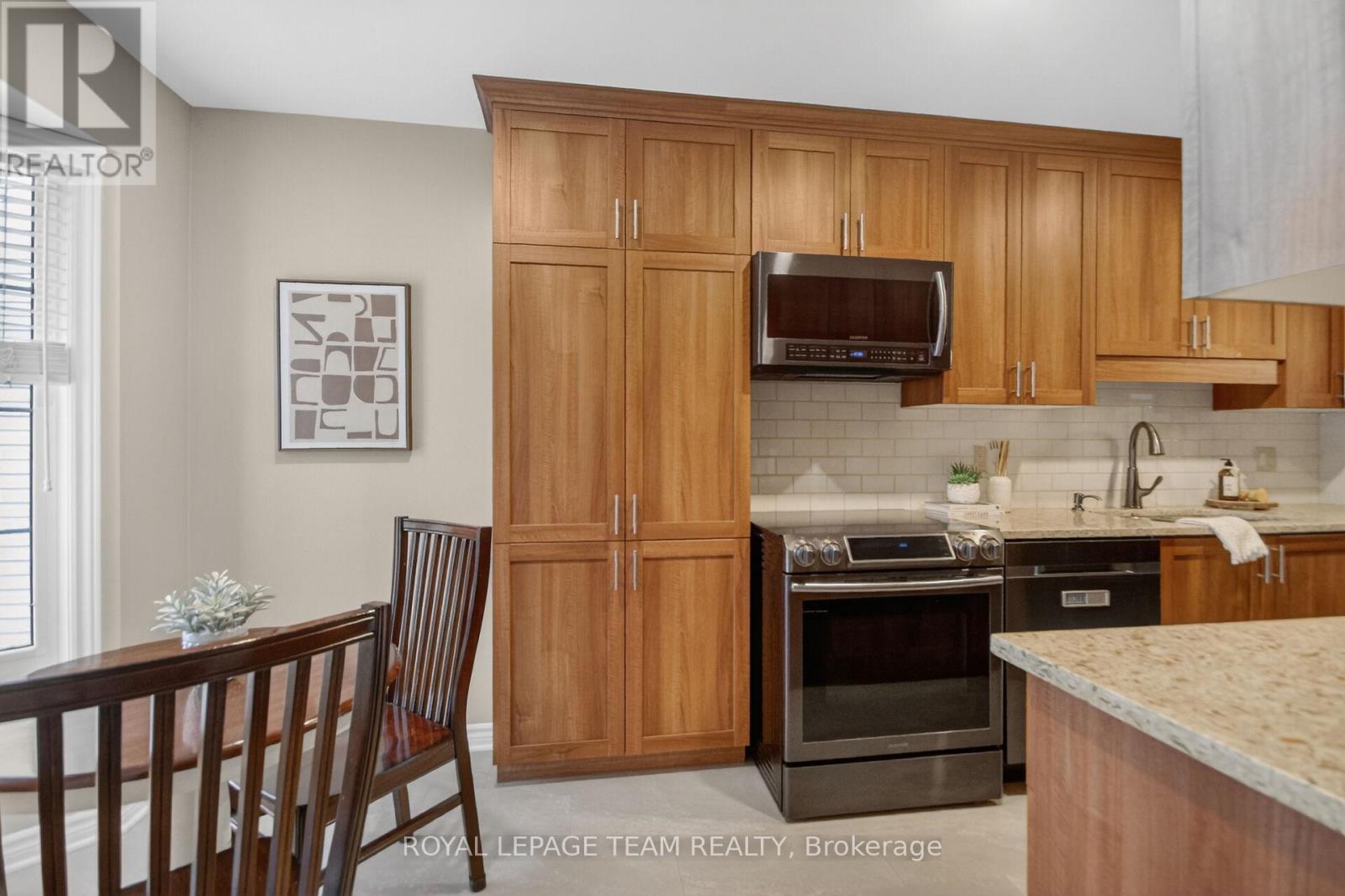 8 Gowrie Drive, Ottawa, Ontario  K2L 2S4 - Photo 6 - X13002234