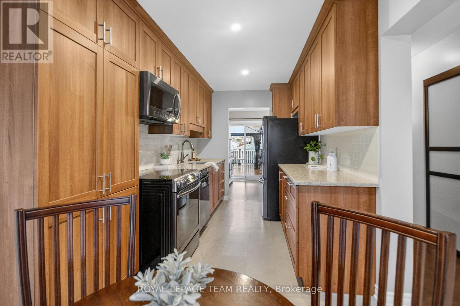 8 Gowrie Drive, Ottawa, Ontario  K2L 2S4 - Photo 8 - X13002234