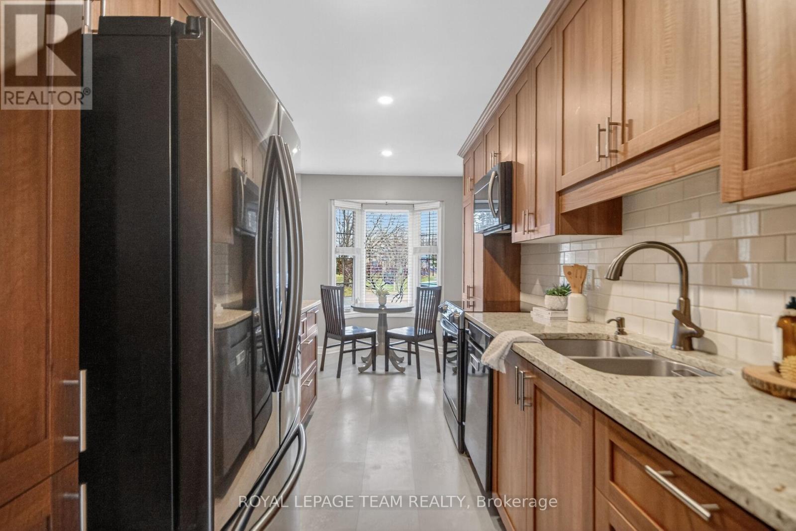 8 Gowrie Drive, Ottawa, Ontario  K2L 2S4 - Photo 9 - X13002234