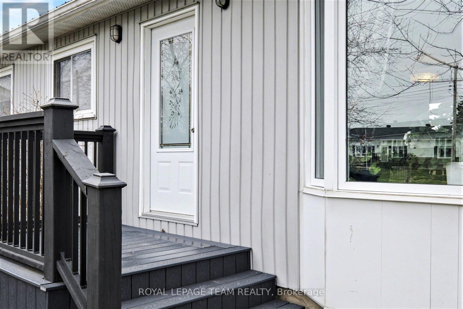 3041 Bridge Street, North Dundas, Ontario  K0E 1W0 - Photo 4 - X13002244