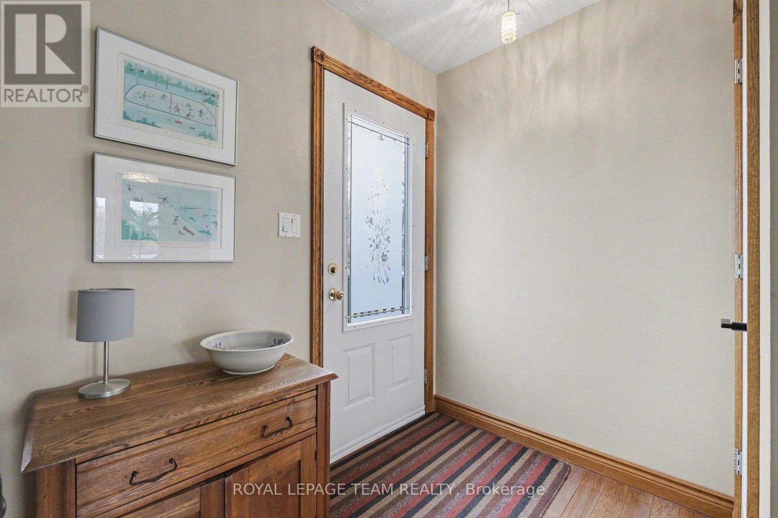 3041 Bridge Street, North Dundas, Ontario  K0E 1W0 - Photo 5 - X13002244