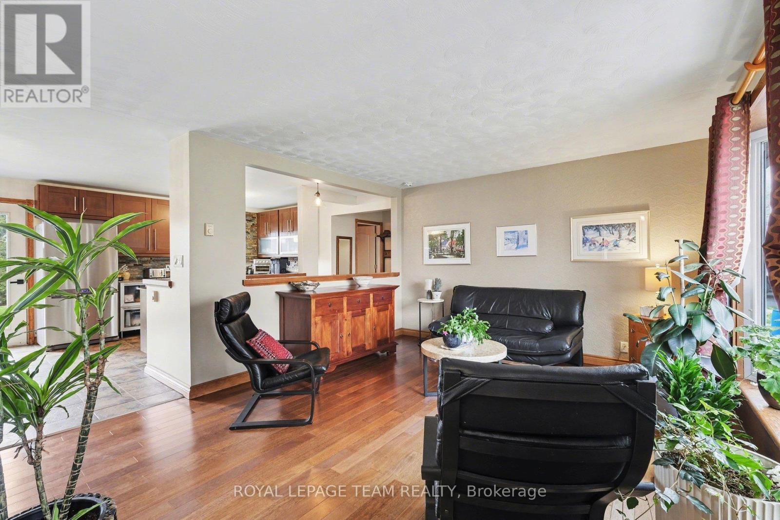 3041 Bridge Street, North Dundas, Ontario  K0E 1W0 - Photo 6 - X13002244