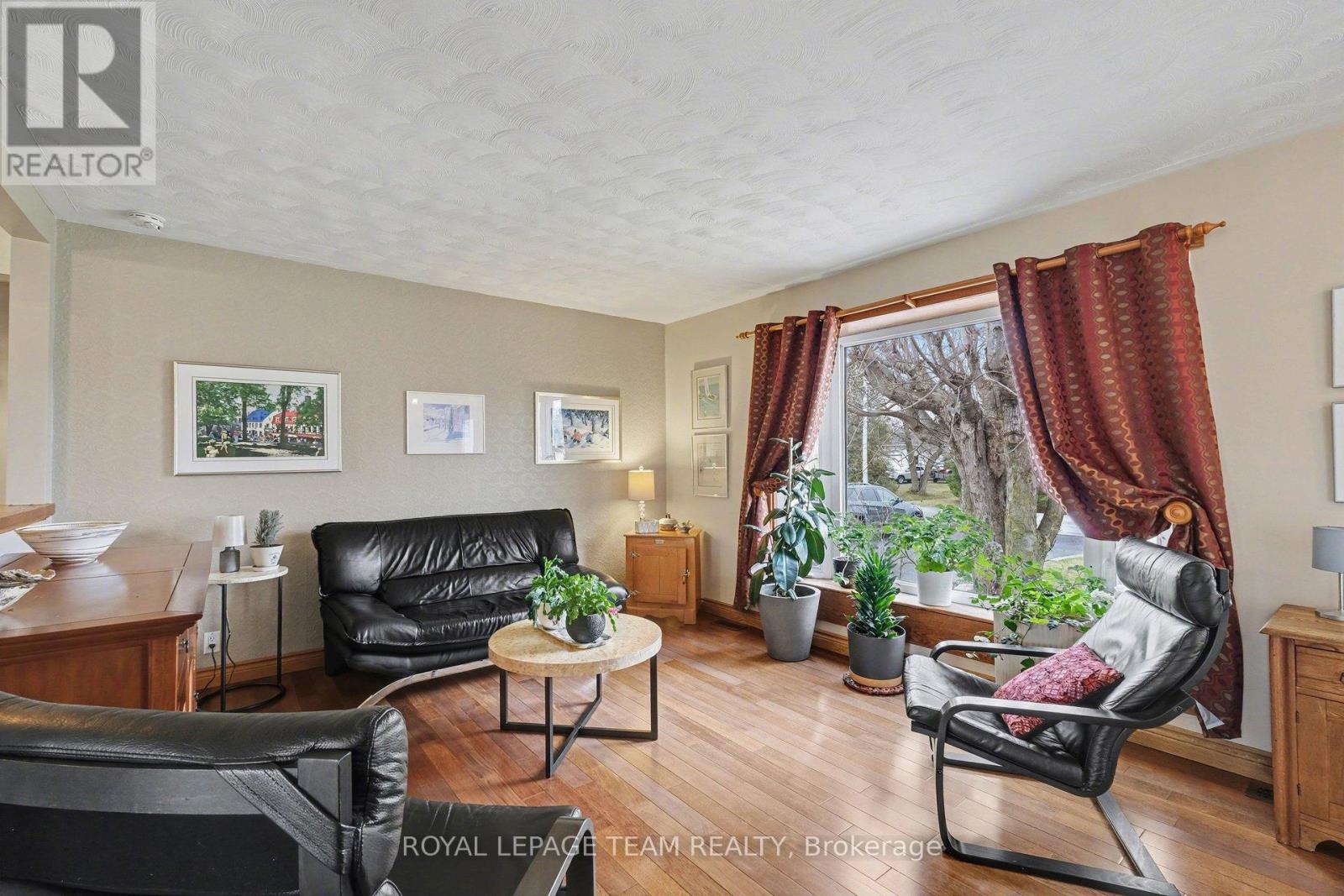 3041 Bridge Street, North Dundas, Ontario  K0E 1W0 - Photo 8 - X13002244