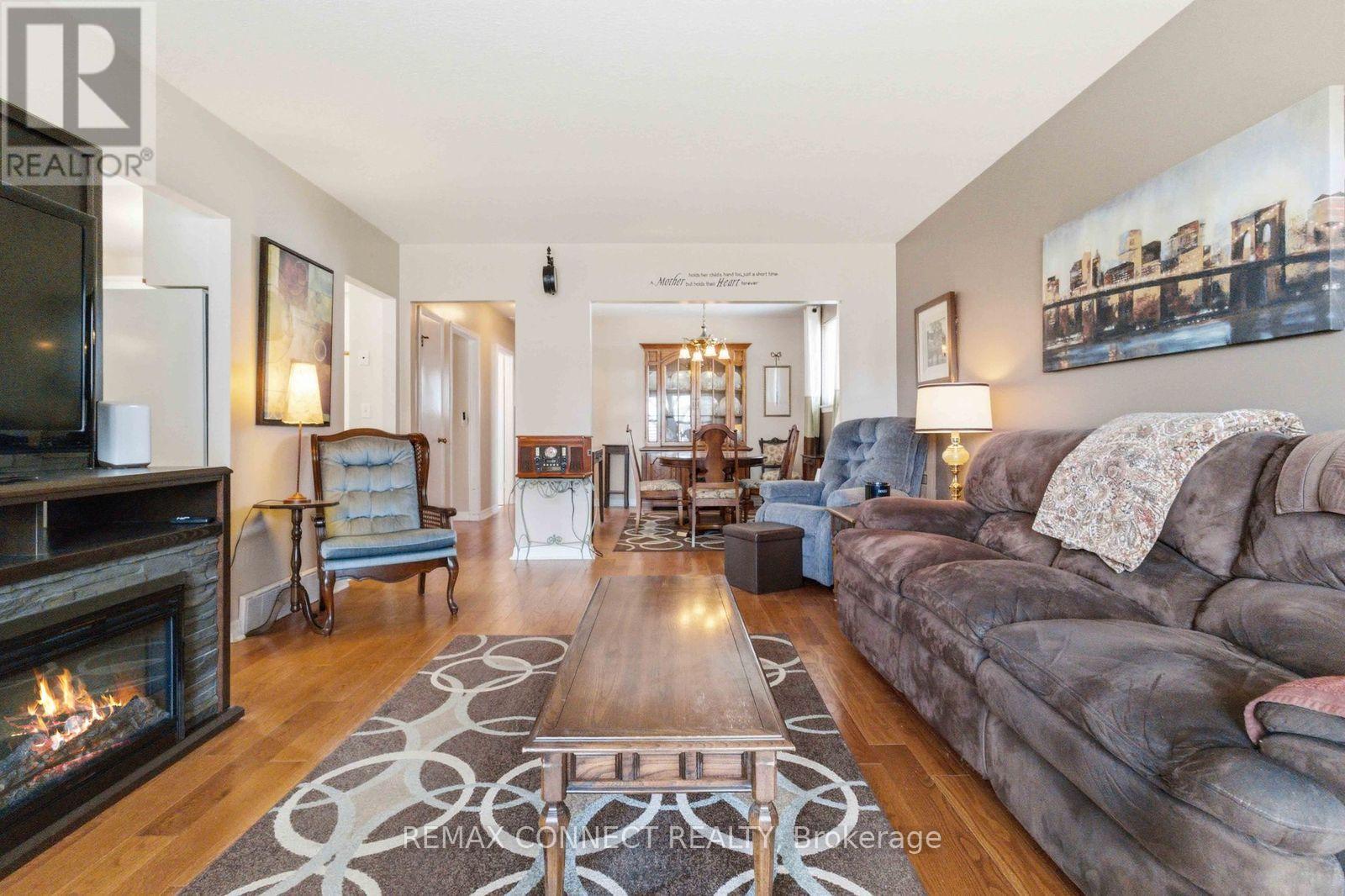 22 Turnbull Road, Ajax, Ontario  L1S 2X2 - Photo 7 - E13002068