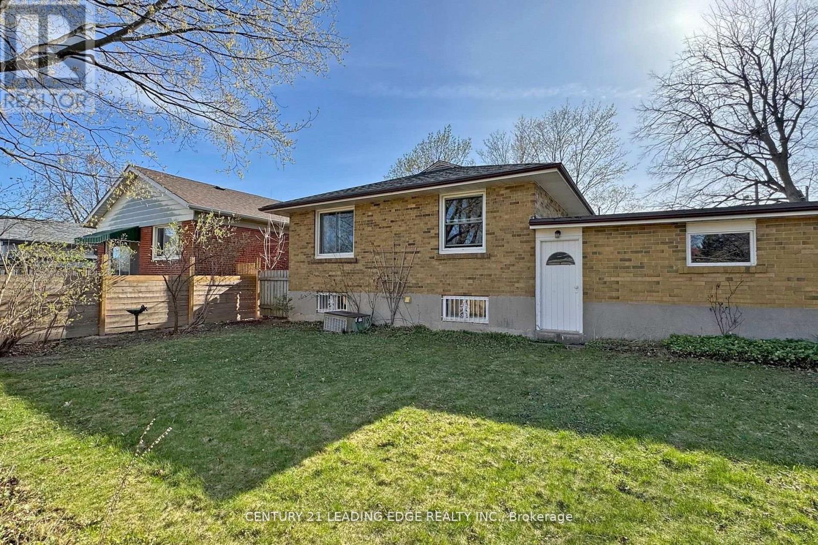 65 Tedford Drive, Toronto, Ontario  M1R 1M2 - Photo 8 - E13002092