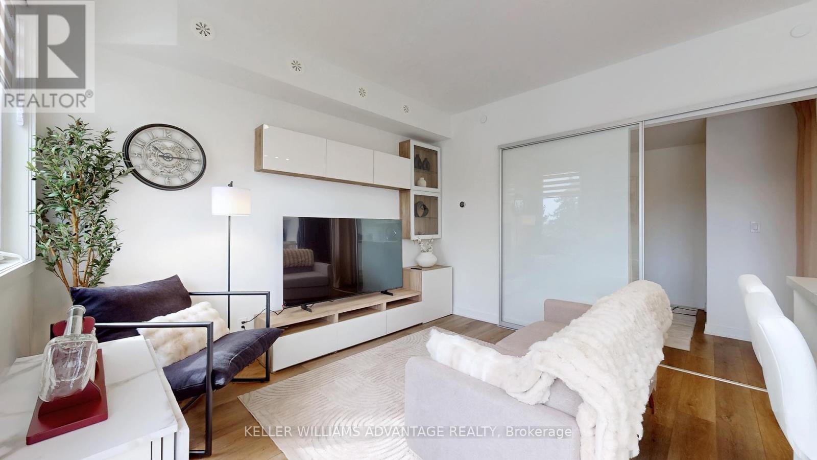 2 - 1479 O'connor Drive, Toronto, Ontario  M4B 2V5 - Photo 4 - E13002102