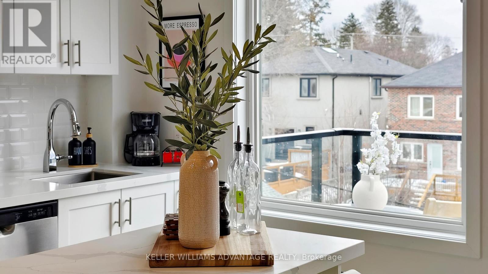 2 - 1479 O'connor Drive, Toronto, Ontario  M4B 2V5 - Photo 9 - E13002102