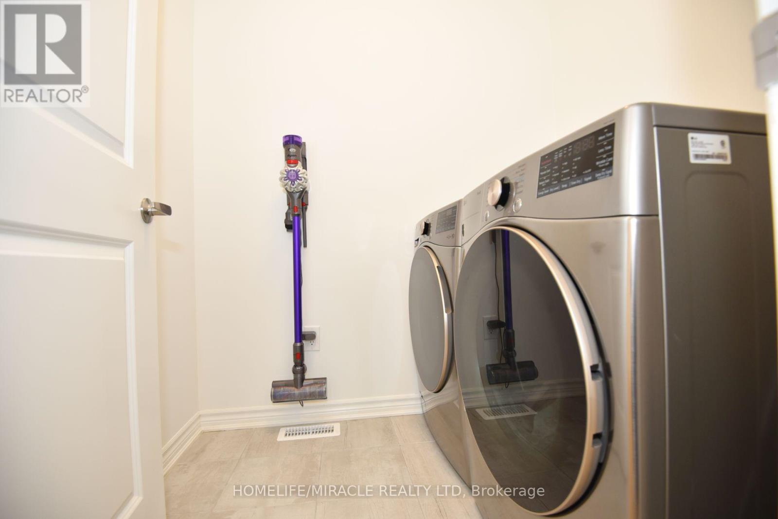 3220 Brigadier Avenue, Pickering, Ontario  L1X 0N4 - Photo 27 - E13002140