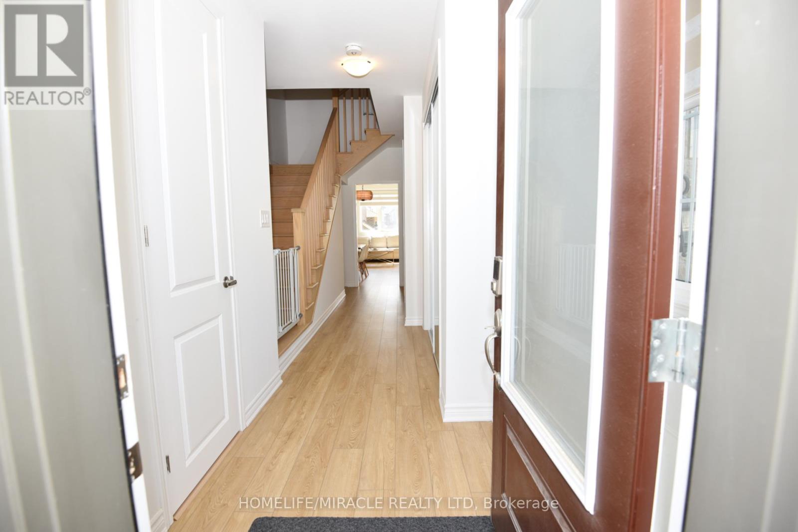 3220 Brigadier Avenue, Pickering, Ontario  L1X 0N4 - Photo 3 - E13002140