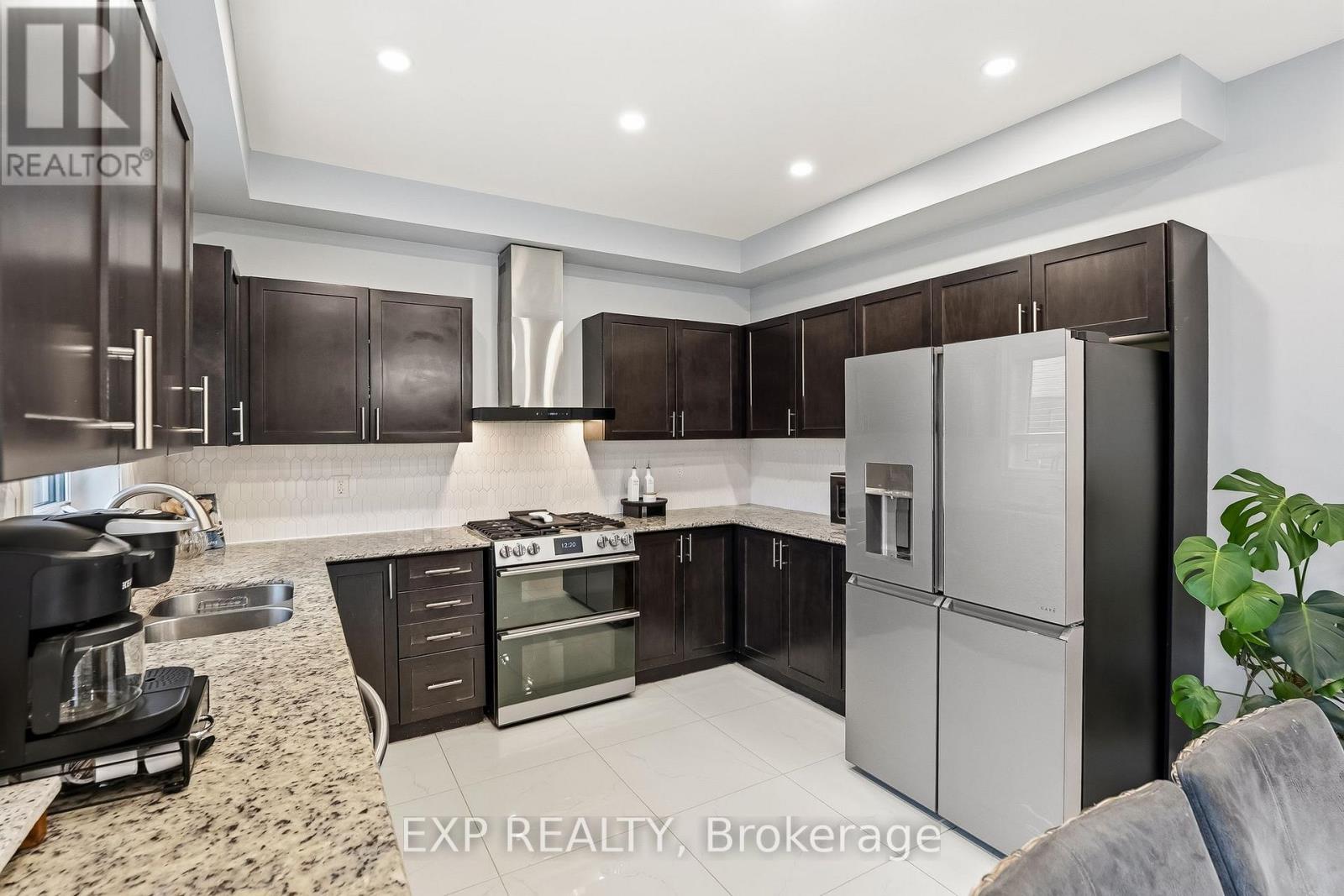 18 Henry Smith Avenue, Clarington, Ontario  L1C 0W2 - Photo 17 - E13002174