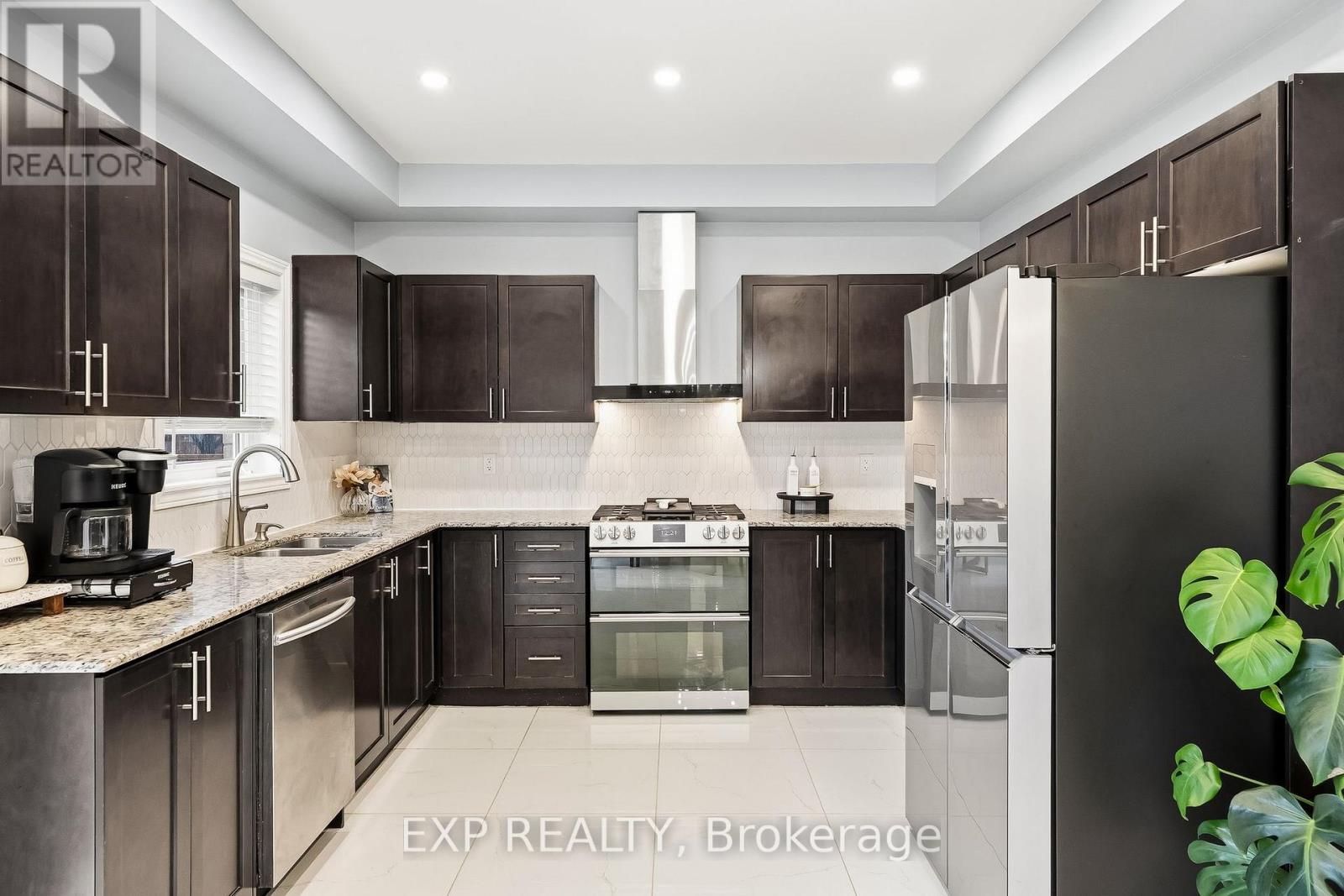 18 Henry Smith Avenue, Clarington, Ontario  L1C 0W2 - Photo 18 - E13002174