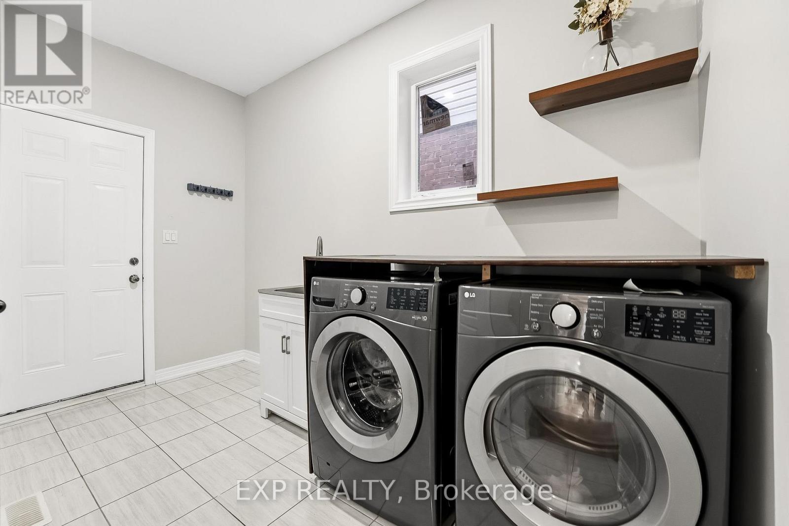 18 Henry Smith Avenue, Clarington, Ontario  L1C 0W2 - Photo 22 - E13002174