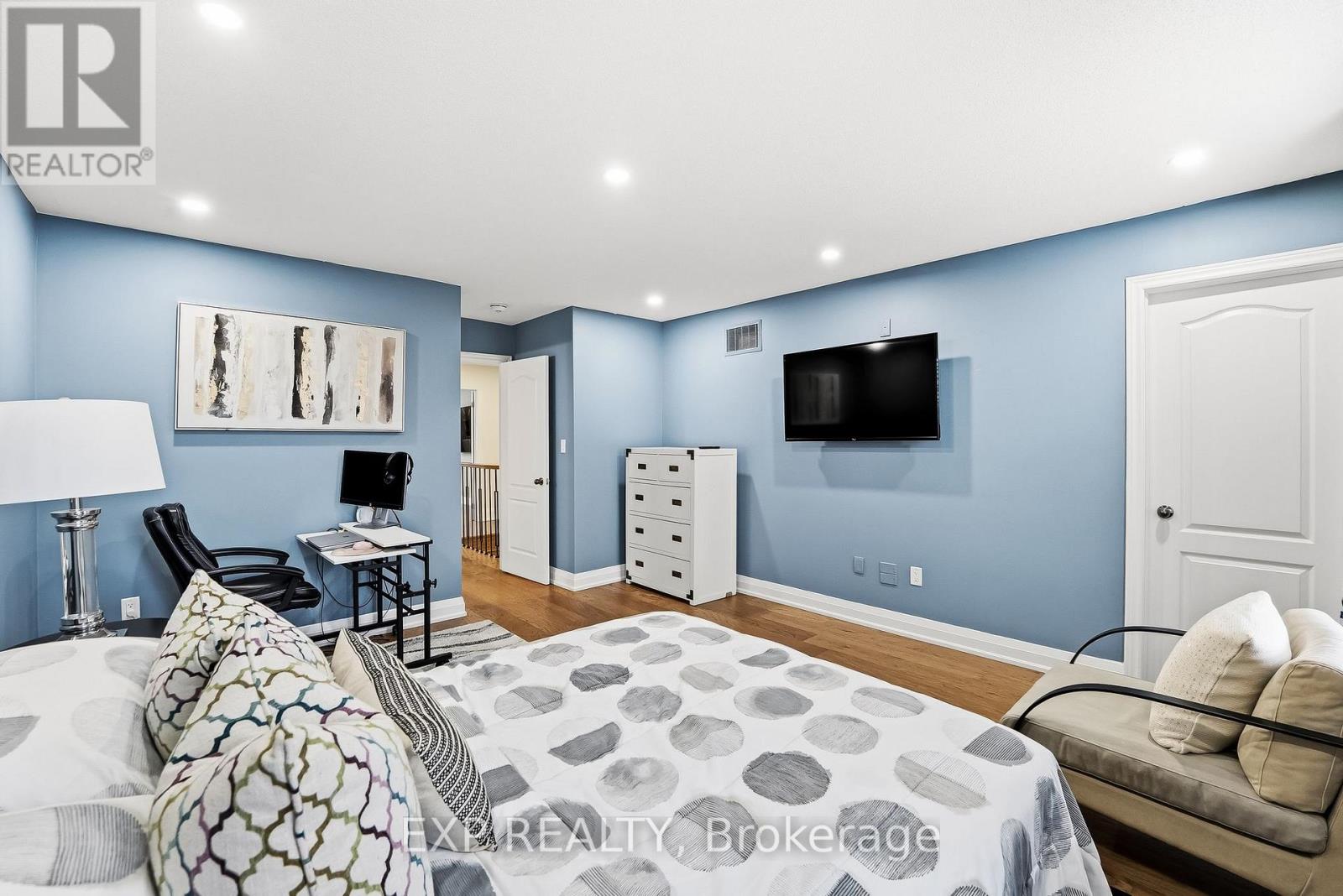 18 Henry Smith Avenue, Clarington, Ontario  L1C 0W2 - Photo 31 - E13002174