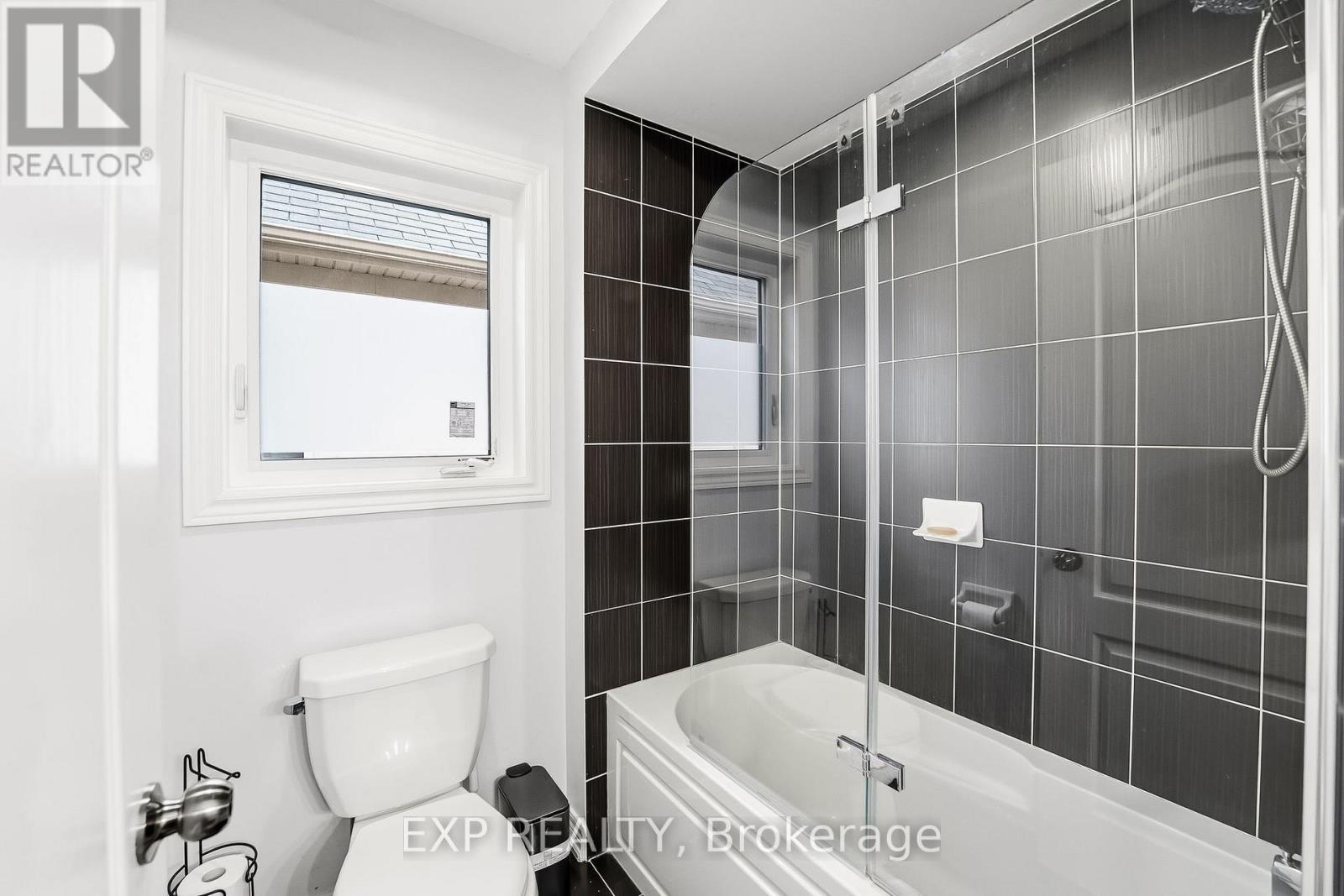 18 Henry Smith Avenue, Clarington, Ontario  L1C 0W2 - Photo 36 - E13002174