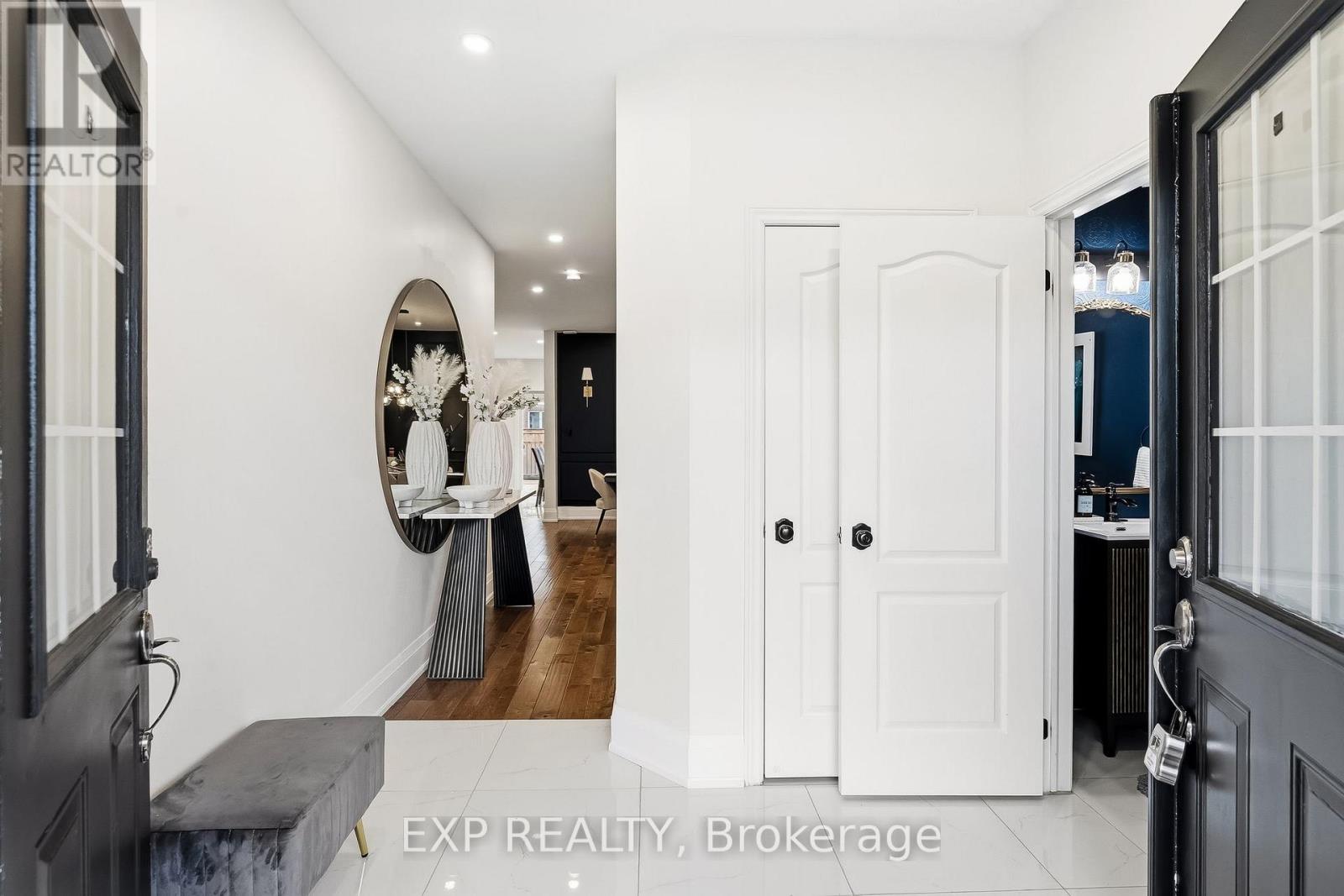 18 Henry Smith Avenue, Clarington, Ontario  L1C 0W2 - Photo 5 - E13002174